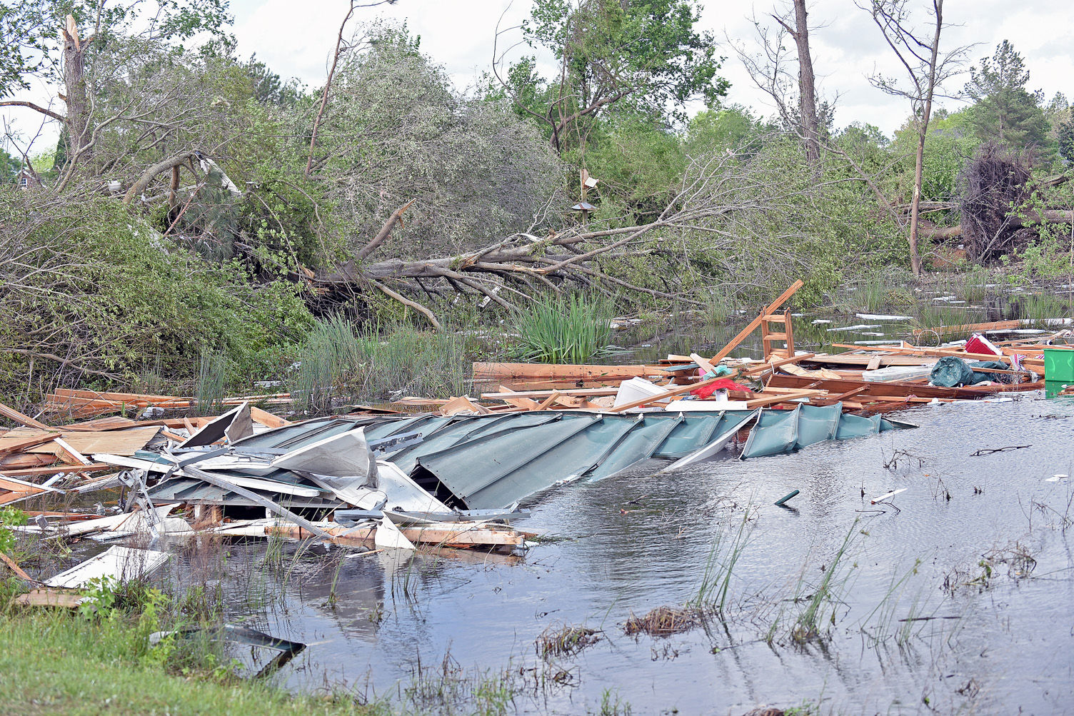 Tornado damages Eufaula